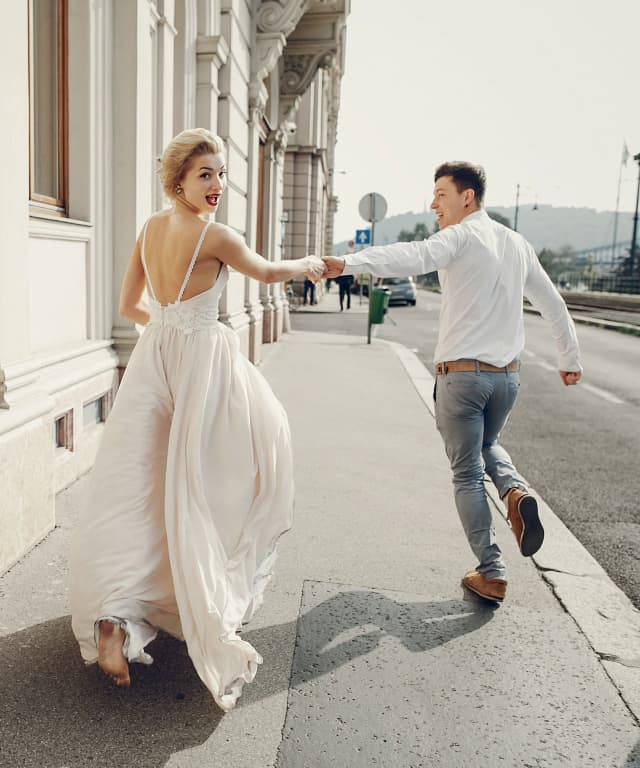 9 Tips For Throwing A Beautiful Wedding Without Breaking The Bank