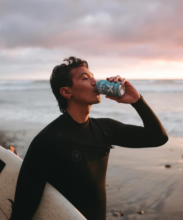 Dear Men, Please Stop Drinking Beer. It's Making You Effeminate And Infertile