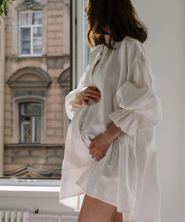 6 Things Parisian Women Do Differently During Pregnancy