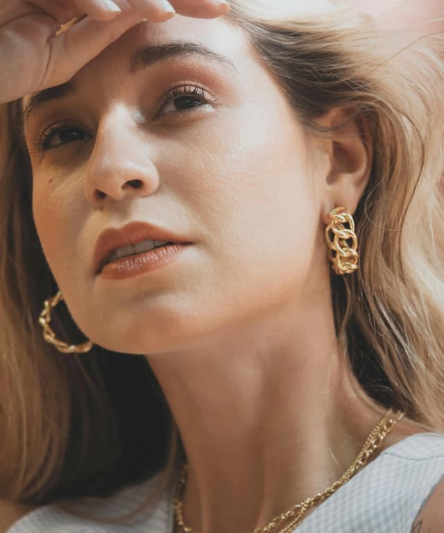 The Most Flattering Earrings To Wear For Your Face Shape