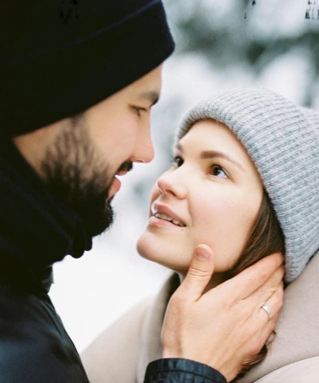 7 Ways To Tell If You’re In Love Or In Desperation