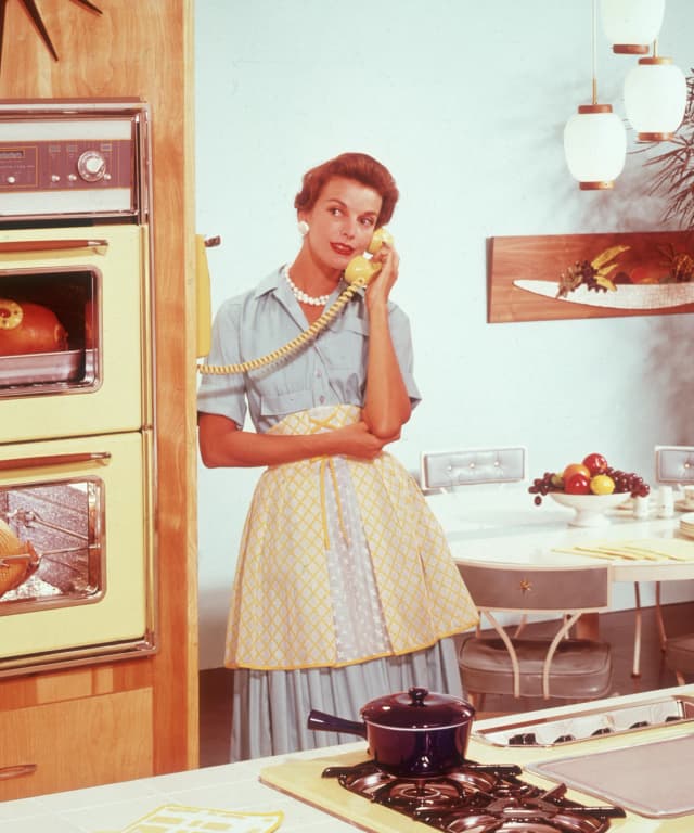 11 Vintage Housewife Tricks We Should All Be Using