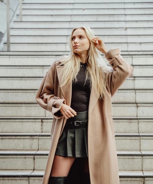 17 Flattering Winter Outfit Ideas For Each Body Type