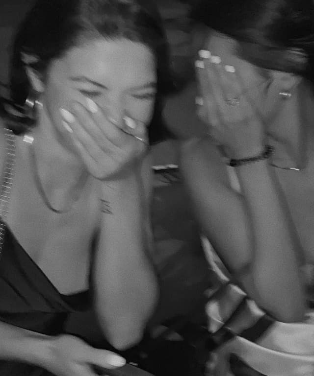 12 Non-Romantic Relationship Resolutions You Should Make This Year