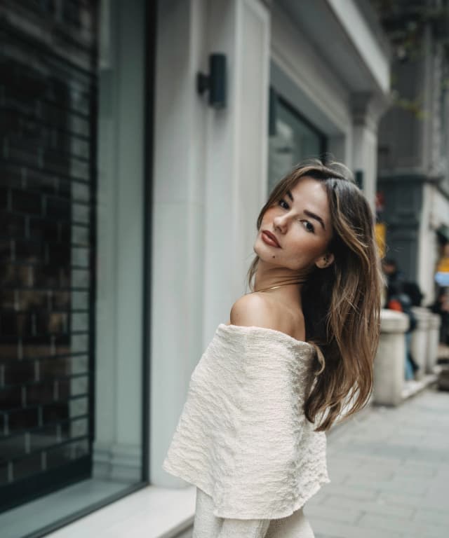 The Power Of Mystery: Why Less Is More In Love, Fashion, And Life