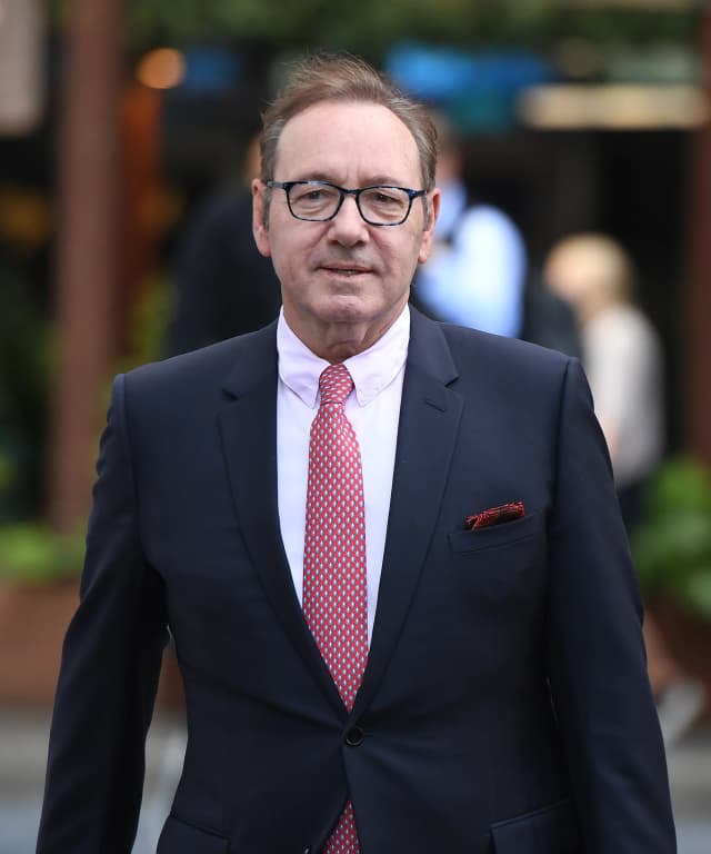 Kevin Spacey Can’t Seem To Give Up the Frank Underwood Persona In Bizarre X Video Claiming Guy Pearce Is “Not a Victim”