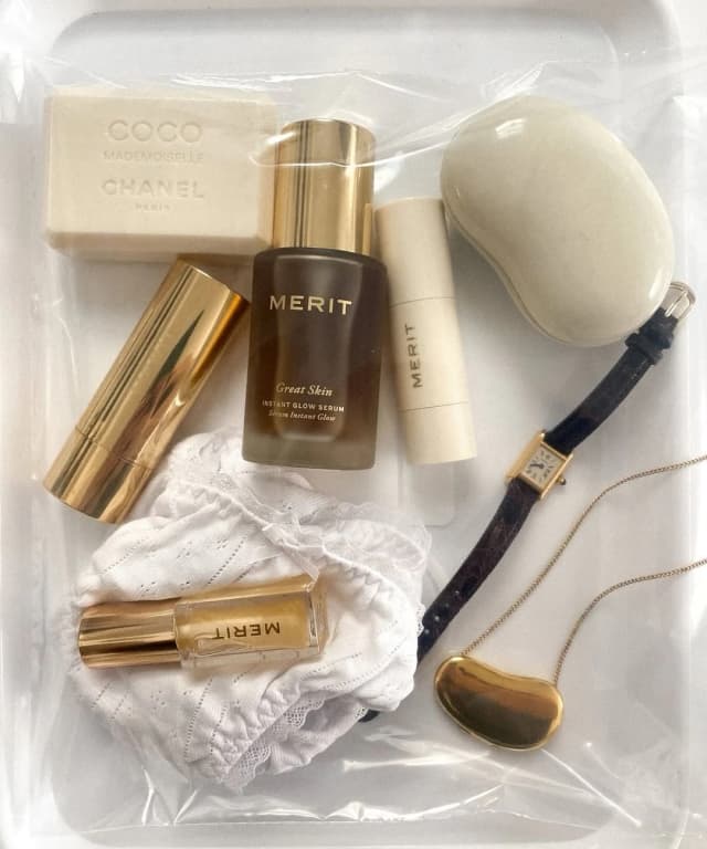 I Get Ads for This Makeup Every Day, So I Finally Tried It